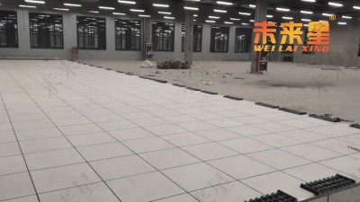 機(jī)房?jī)?nèi)，高架防靜電活動(dòng)地板的工作原理和作用是怎樣的？